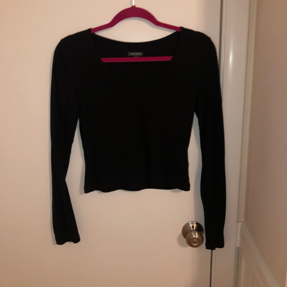 Thin black cropped long sleeve